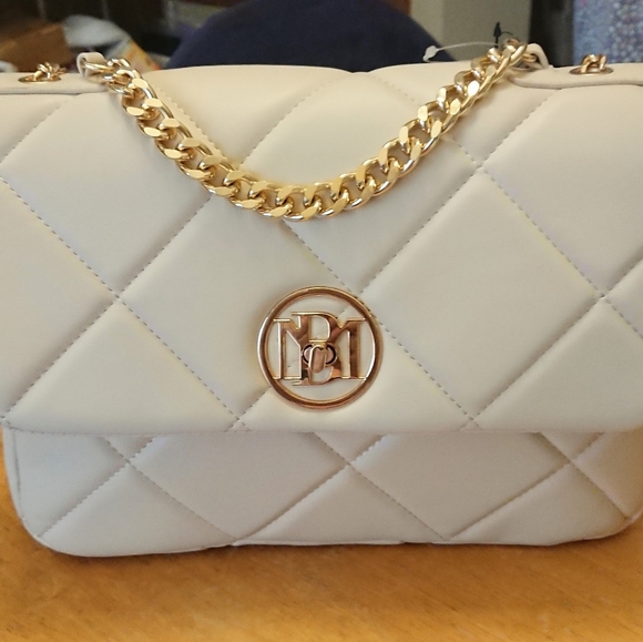 Badgley Mischka Diamond Quilted Med-Large purse, bag, Buttery Soft Vegan Leathe. - Picture 16 of 16